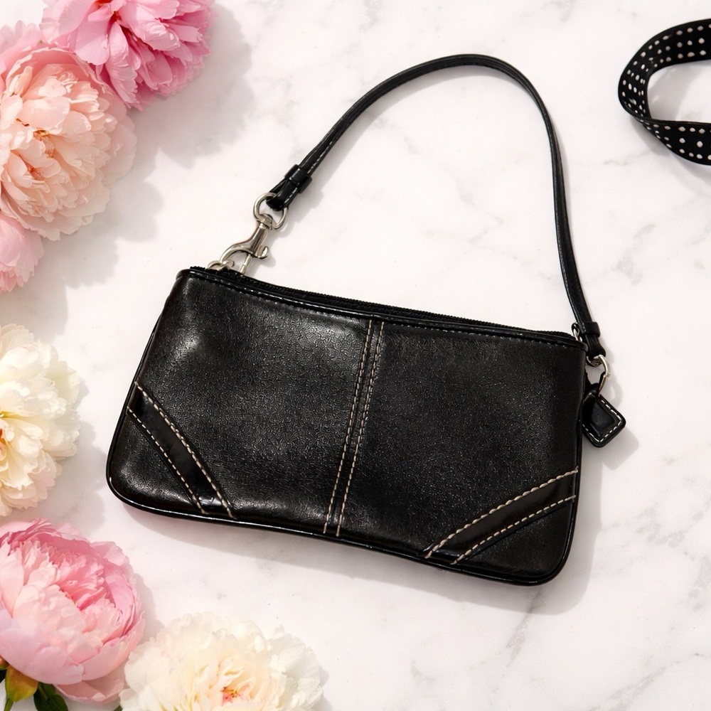 Coach Black Leather Wristlet Clutch with Contrast Stitching - Picture 2 of 4